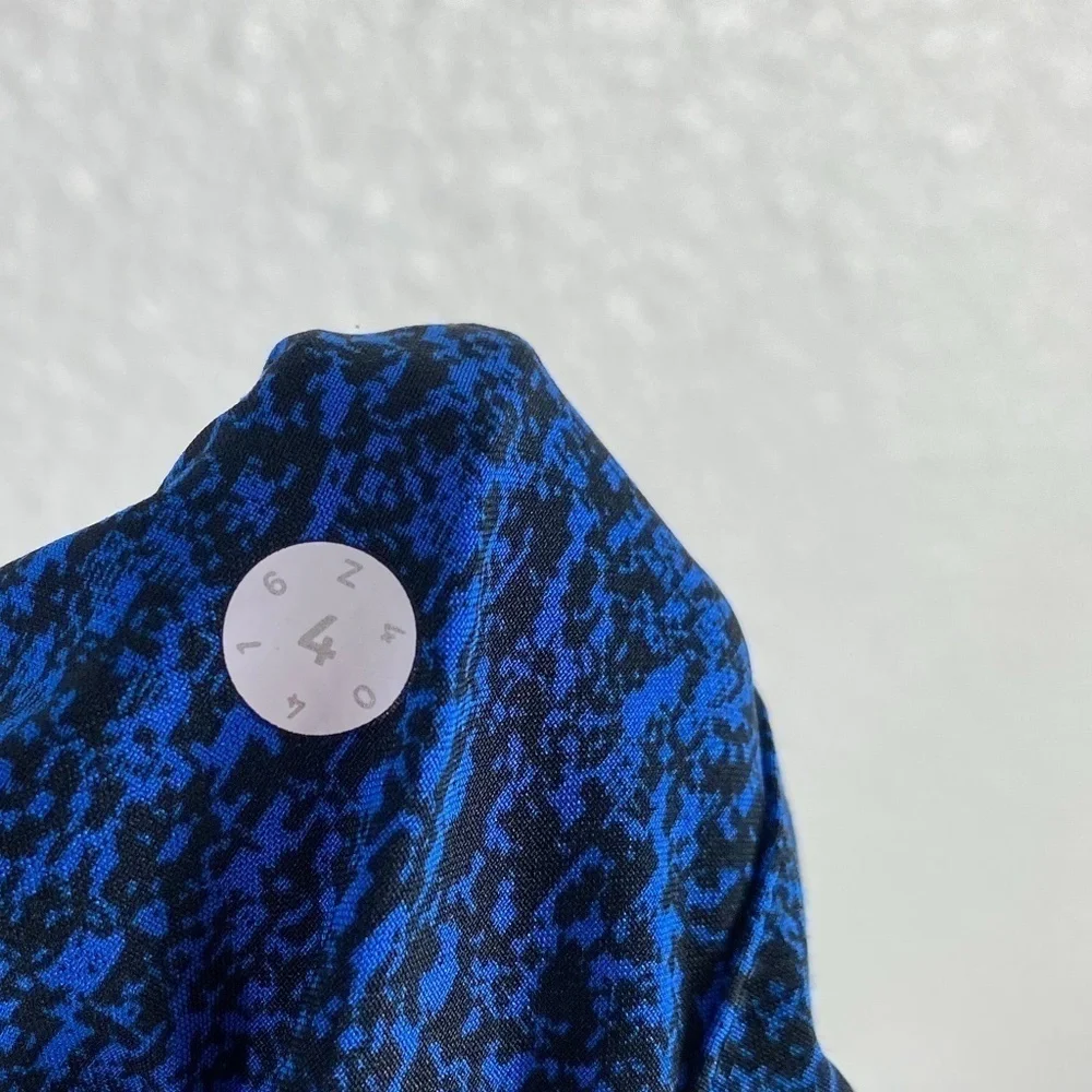 Lululemon Breakaway Short Circuit Cerulean Blue Black / Black SZ 4